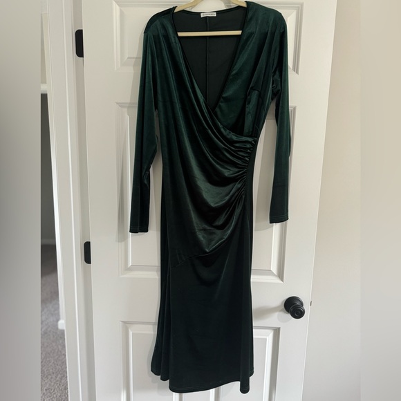 Velvet dress - Picture 4 of 4